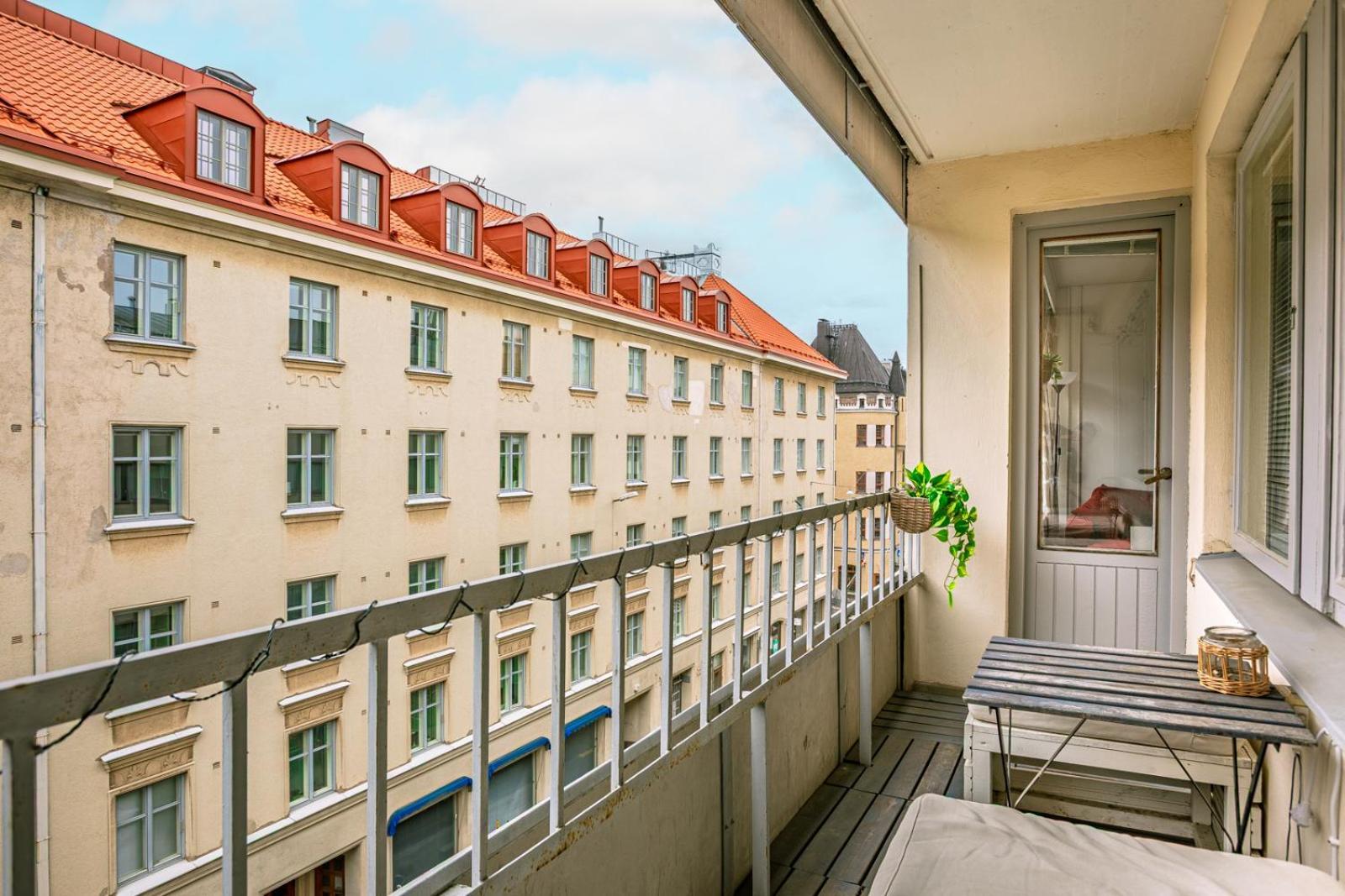 Design District W Free Parking Garage, Balcony, Netflix, 200m Tram&bus *